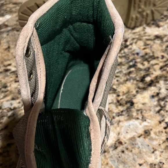 NWOT Wolverine Wilderness Tan Suede Hiking Boots Woman's Size 7.5 Vintage! - Picture 14 of 16